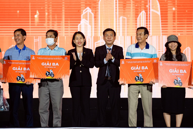 Quà tặng hàng chục tỷ đồng đã tìm được chủ nhân trong sự kiện tri ân khách hàng Century City - 5