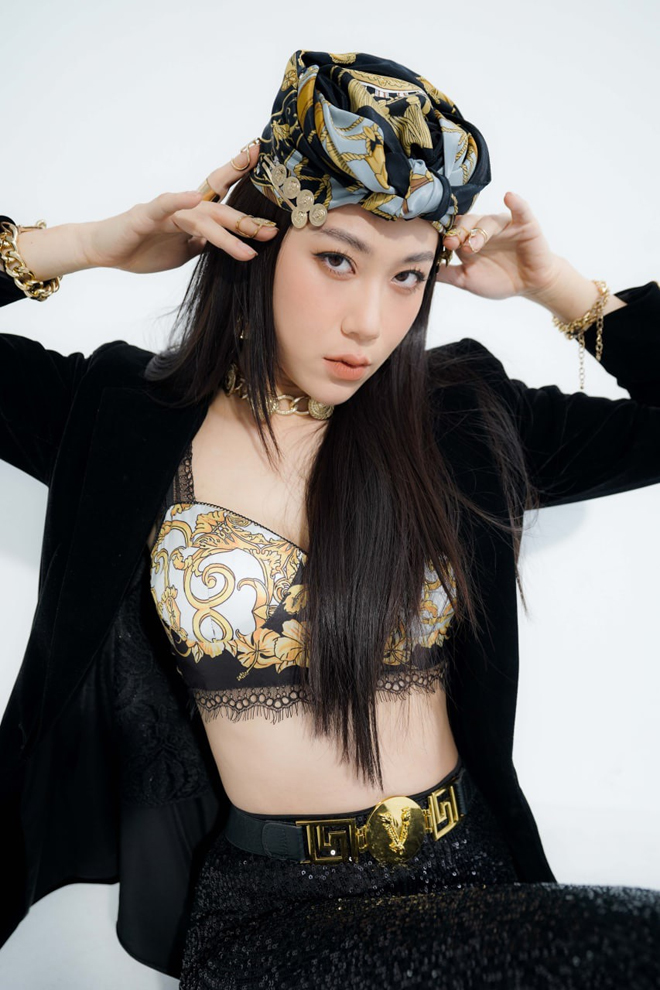 Vũ Diệu Thuý gây ấn tượng bởi loạt clip đu trend biến hình mới trên Tiktok - 5