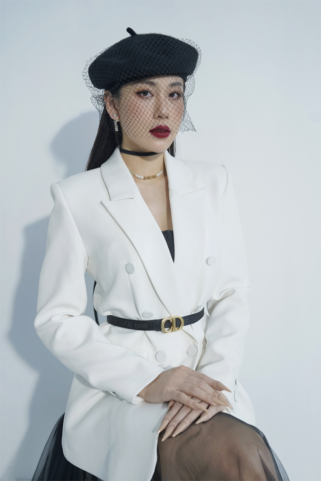 Vũ Diệu Thuý gây ấn tượng bởi loạt clip đu trend biến hình mới trên Tiktok - 2