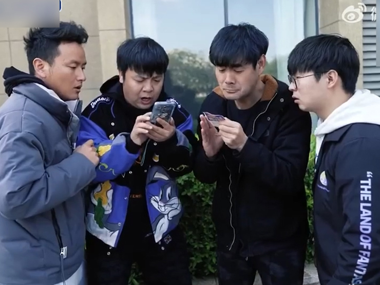 Clip hài hước - Mừng hụt vì tưởng trúng "độc đắc" khi đứa bạn đọc nhầm