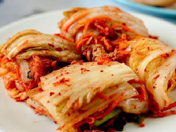 Dưa cải thảo nuôi dưỡng hệ vi khuẩn đường ruột, giúp giảm đầy bụng.
