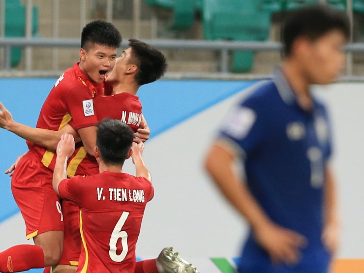 Văn Tùng U23 Việt Nam lập siêu phẩm đẳng cấp thế giới, AFC ví với Van Basten