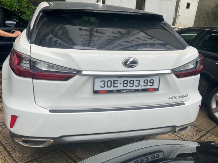 Pháp luật - Nóng: Bộ Công an triệt phá ổ cờ bạc hơn 2.000 tỉ, thu giữ hàng loạt "siêu xe"