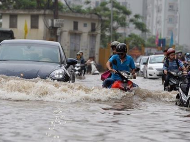 Ngập liên tục, Giám đốc Sở Xây dựng Hà Nội kiến nghị xây bể ngầm gần hồ Gươm