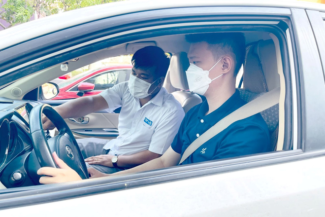 Khóa học lái xe ô tô hạng B2