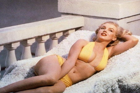 Vì sao Marilyn Monroe dù bụng mỡ, đùi to vẫn là biểu tượng nhan sắc?