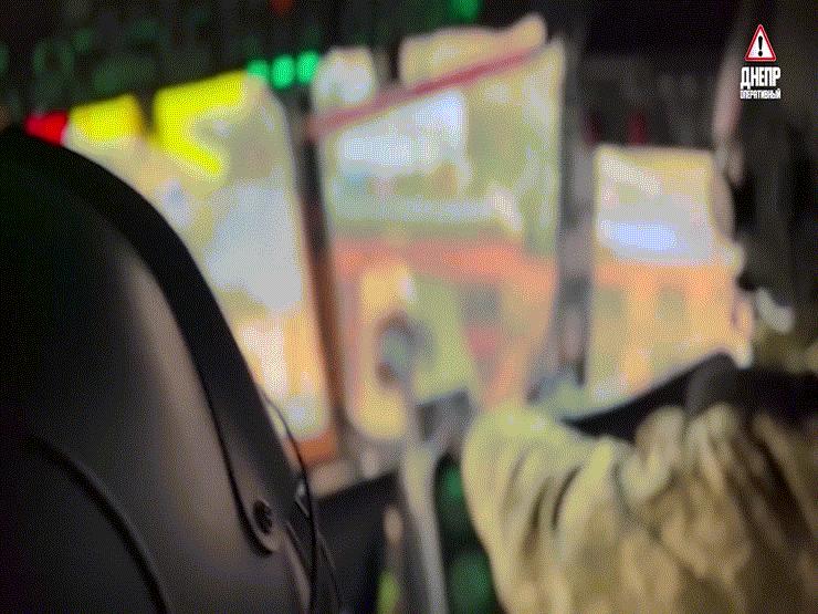 Thế giới - Ukraine công bố video trực thăng xuyên "lưới lửa" tiếp tế cho Azovstal