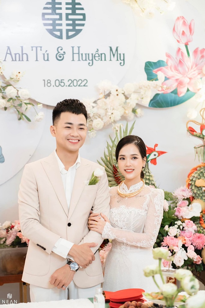 Quán quân "Cười xuyên Việt": Bản sao Hoài Linh thoát nghèo, có bạn gái DJ gợi cảm - 5