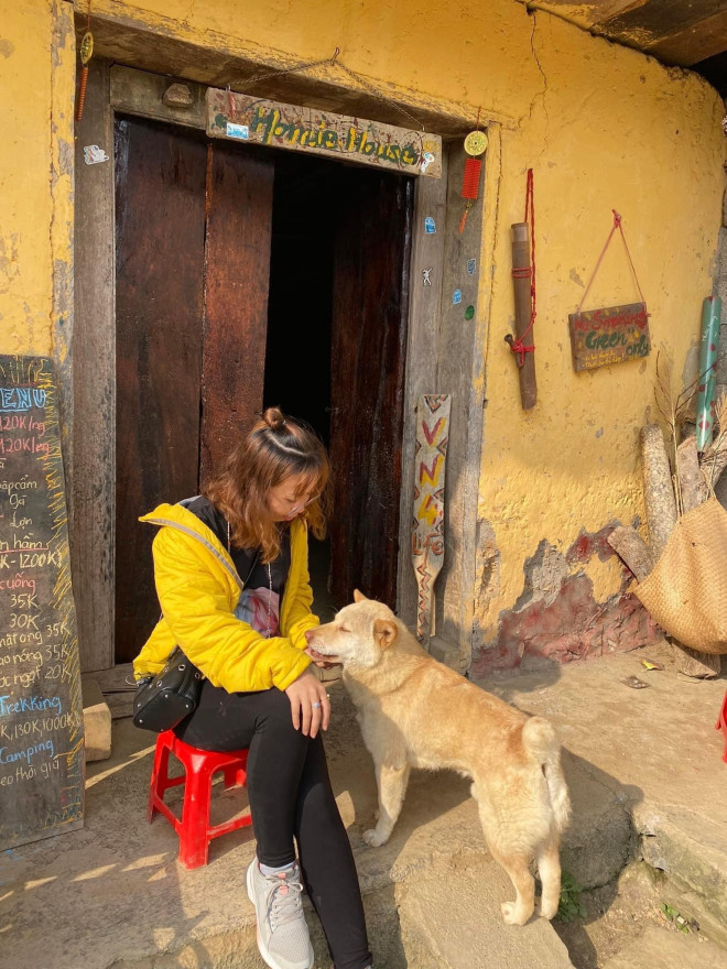 Quán cafe bên trong làng Thiên Hương