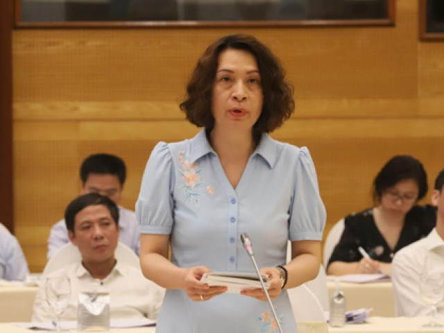 Tin tức trong ngày - Thứ trưởng Bộ Y tế: 'Chưa có đủ cơ sở để bắt buộc tiêm vắc xin COVID-19 với trẻ em'
