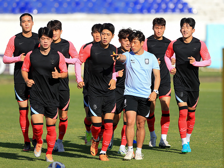 U23 Hàn Quốc - U23 Việt Nam lo ”điệp viên” theo dõi buổi tập, sơ suất từ AFC
