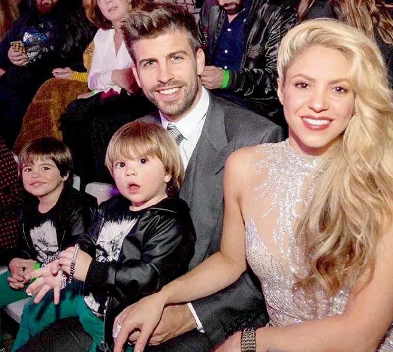 When Pique was in kindergarten, Shakira was already a 13-year-old girl who showed great pride - 3