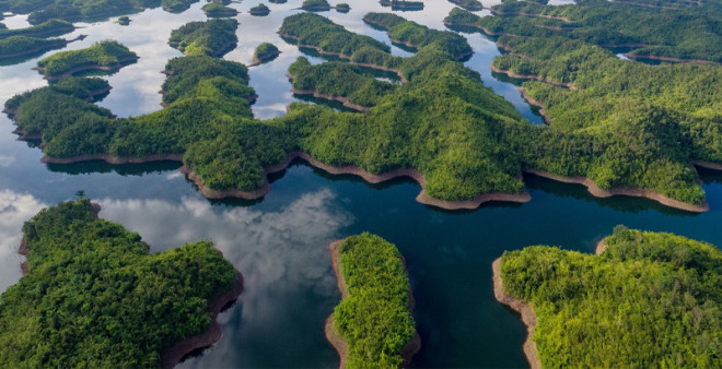 Nhiều đảo lớn, nhỏ tạo nên cảnh đẹp không thể tả