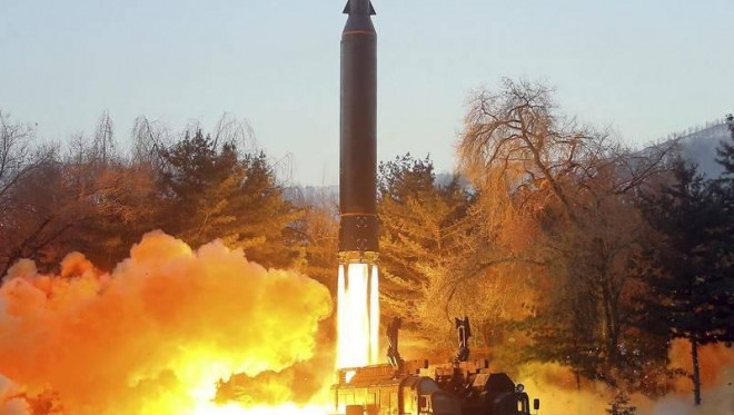 Báo Kyodo dẫn nguồn tin chính phủ Nhật Bản cũng cho biết Triều Tiên đã phóng nhiều tên lửa đạn đạo sáng nay. Ảnh: KCNA