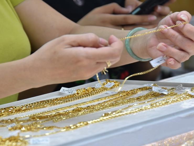 Kinh doanh - Giá vàng hôm nay 5/6: "Hụt hơi" phiên cuối tuần, vàng khép lại một tuần giảm giá