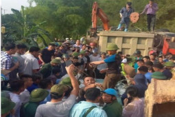 Tin tức trong ngày - Vụ xe tải đè bẹp ô tô 3 người chết: Tiếng kêu cứu thất thanh của nạn nhân