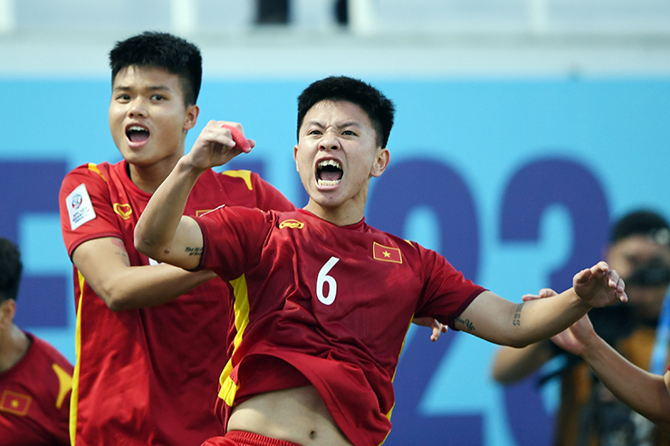 Vũ Tiến Long bùng nổ với bàn thắng vào lưới U23 Hàn Quốc.