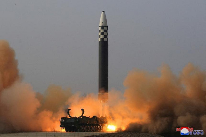Triều Tiên đã bắn 8 tên lửa đạn đạo tầm ngắn, nâng số lần phóng đạt kỷ lục trong vòng một năm. Ảnh: Reuters