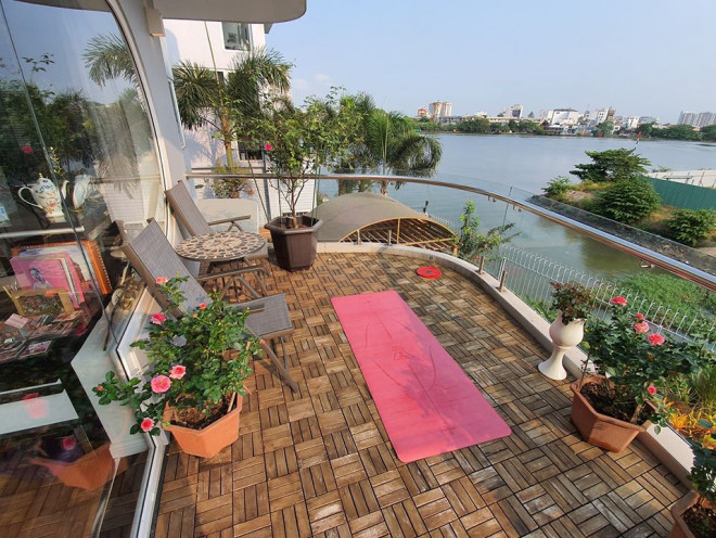 Được biết, biệt thự có diện tích rộng khoảng
900m2 với không gian vô cùng thoáng mát, cảnh sắc thiên nhiên chan
hoà, hữu tình.