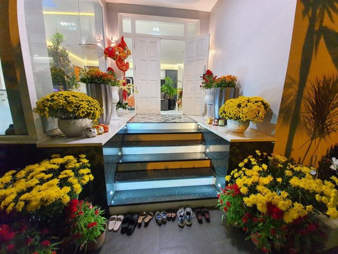 Biệt thự hoành tráng như khu nghỉ dưỡng cao cấp của nữ người mẫu cưới chồng có xuất thân đặc biệt - 13