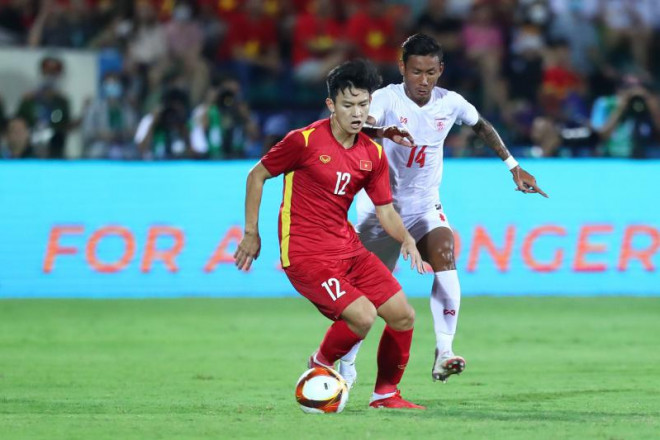 Phan Tuấn Tài nổi lên với những đường chuyền ấn tượng ở U23 Việt Nam.
