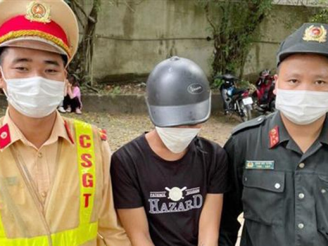 Pháp luật - Đi ngang chốt 141, nam thanh niên "lo lắng" lộ gói ma túy