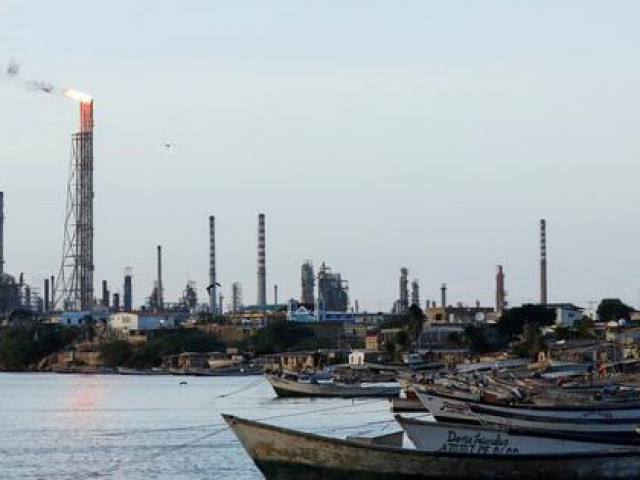 Iran và Venezuela bắt tay ”hồi sinh” trung tâm lọc dầu hàng đầu thế giới