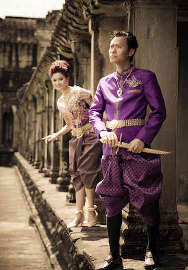 Bộ ảnh cưới khu di tích Angkor Wat - đậm chất
Camphuchia của chân dài họ Vũ