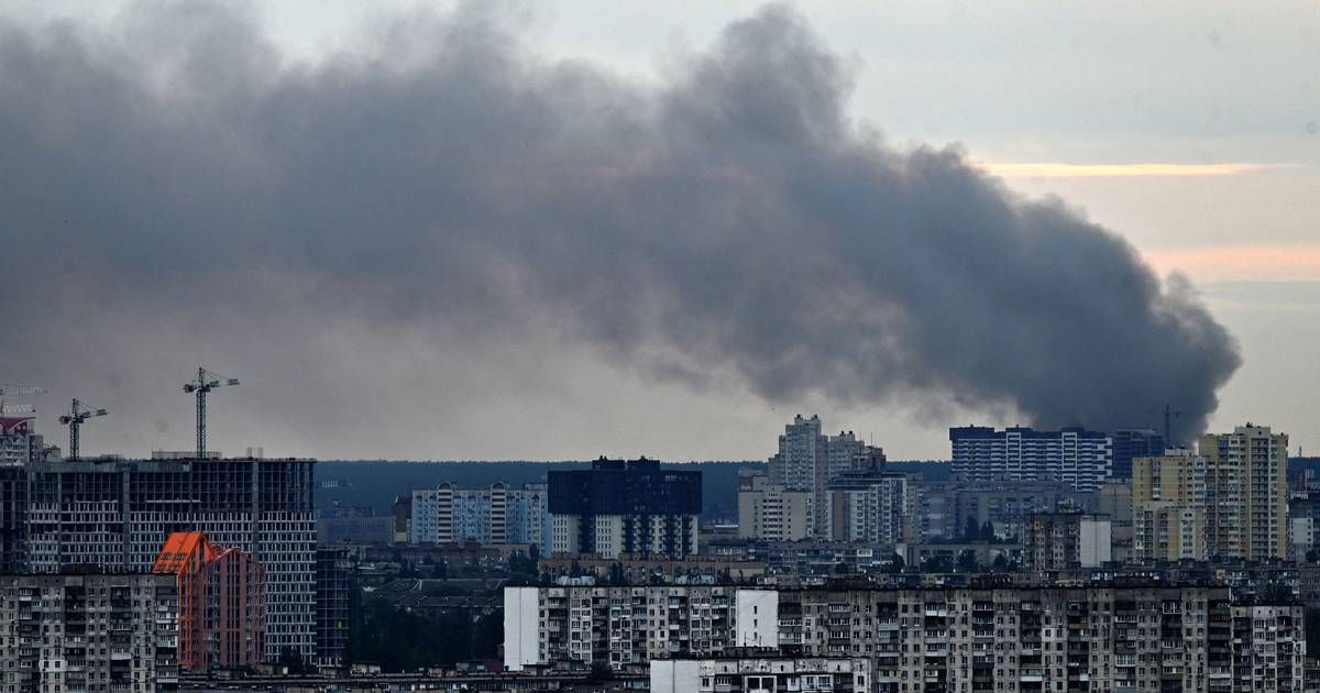 Nga lần đầu giáng đòn không kích ở Kiev sau 5 tuần.