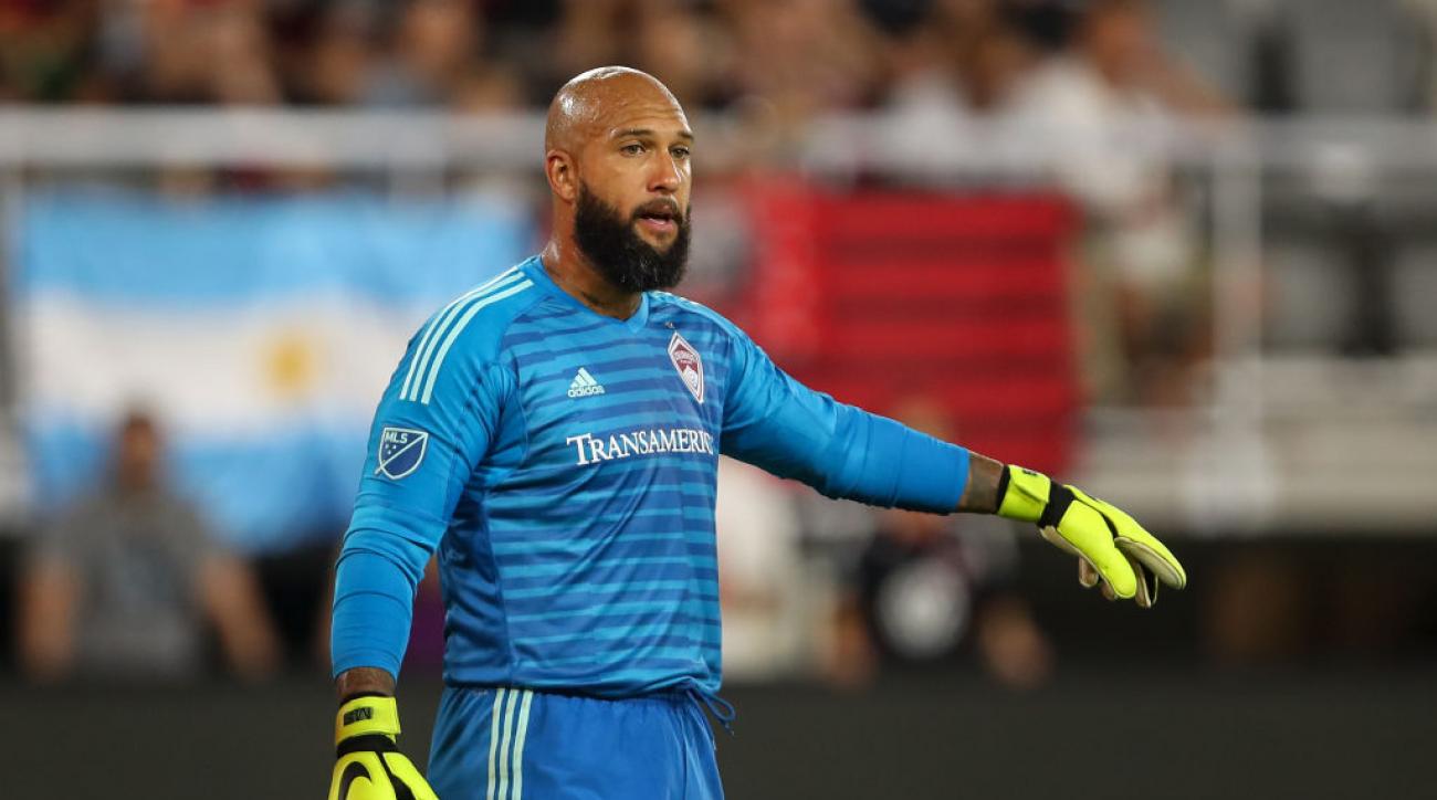 Tim Howard từng vượt qua căn bệnh hiếm gặp và trở thành thủ môn xuất sắc Ngoại Hạng Anh - 2