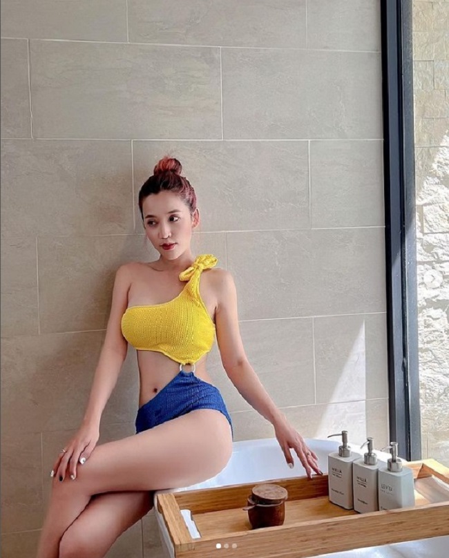 Puka cũng chuộng trang phục có màu sắc rực rỡ, trẻ trung.&nbsp;
