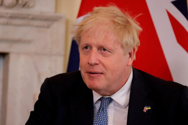 Ông Boris Johnson tiếp tục là Thủ tướng Anh sau khi nhận 211 phiếu ủng hộ và 148 phiếu chống trong cuộc bỏ phiếu bất tín nhiệm tại quốc hội. Ảnh: EPA-EFE