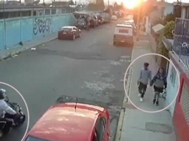 Phi thường - kỳ quặc - Gặp cướp khi dạo phố, thanh niên có hành động khiến dân tình vội khuyên cô gái chia tay