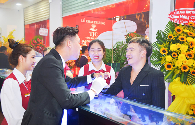 Đến với TJC khách hàng có thể hoàn toàn hài lòng, yên tâm khi tham quan và mua sắm