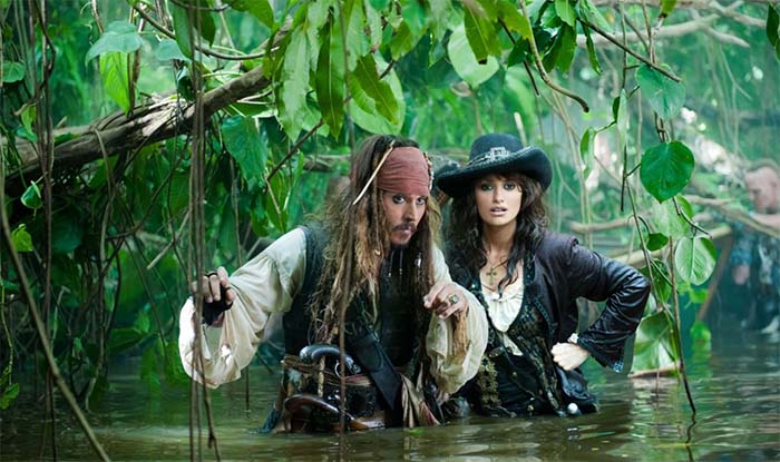 Penélope Cruz and Johnny Depp in Pirates of the Caribbean 2011