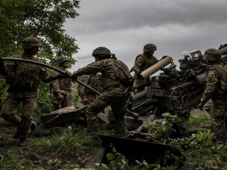 Tình cảnh trớ trêu của binh sĩ Ukraine khi nhận được hàng loạt vũ khí hiện đại
