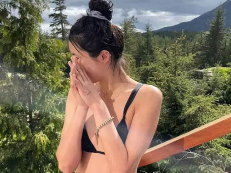 Thể thao - Người đẹp bóng chuyền Lee Da Young mặc bikini mỏng manh giữa núi rừng