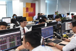 Kinh doanh - Bất chấp thị trường thủng đáy, tháng 5 có gần nửa triệu tài khoản chứng khoán mở mới