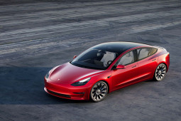 Độc đáo chức năng tự lên kính khi trời mưa của xe Tesla