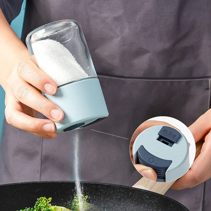 3. Hộp đựng gia vị này được thiết kế đặc biệt giúp bạn lấy ra một lượng gia vị chính xác.