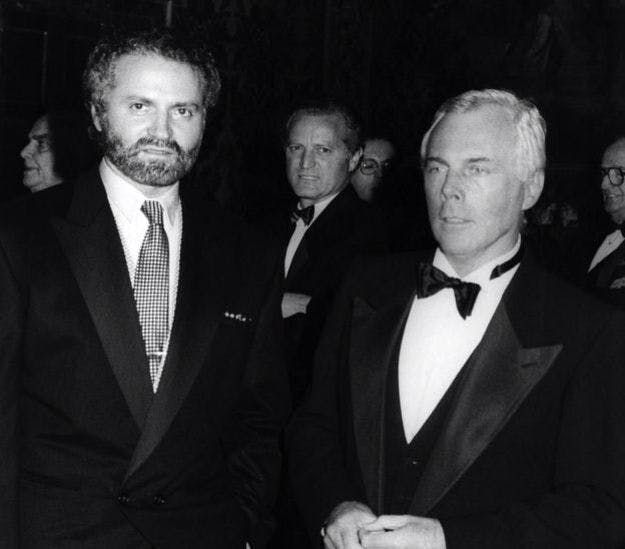 8 cặp đôi “oan gia trái chủ” nhất giới thời trang thập niên 90 - 5