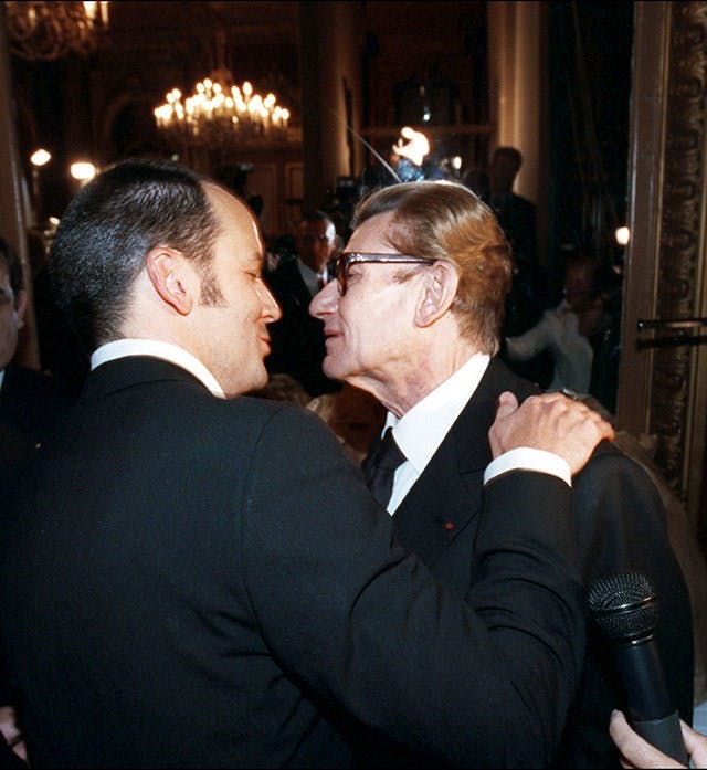 8 cặp đôi “oan gia trái chủ” nhất giới thời trang thập niên 90 - 7