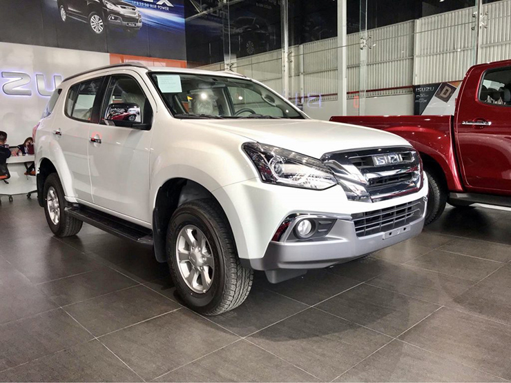 Isuzu mu-X B7 MT 2WD