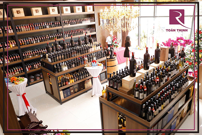 Rượu vang Toàn Thịnh đảm bảo mọi chai vang được đưa đến tay khách hàng sẽ luôn có mức giá tốt nhất với chất lượng tuyệt vời nhất.