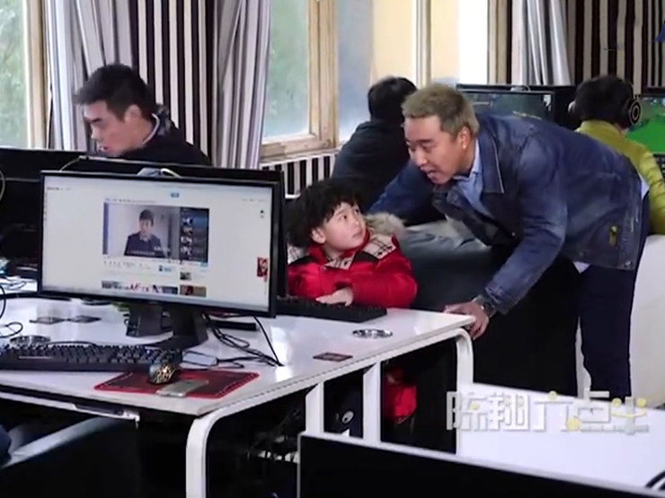 Clip hài hước - Đang định giành máy với cậu bé ở quán nét thì nhận cái kết bất ngờ