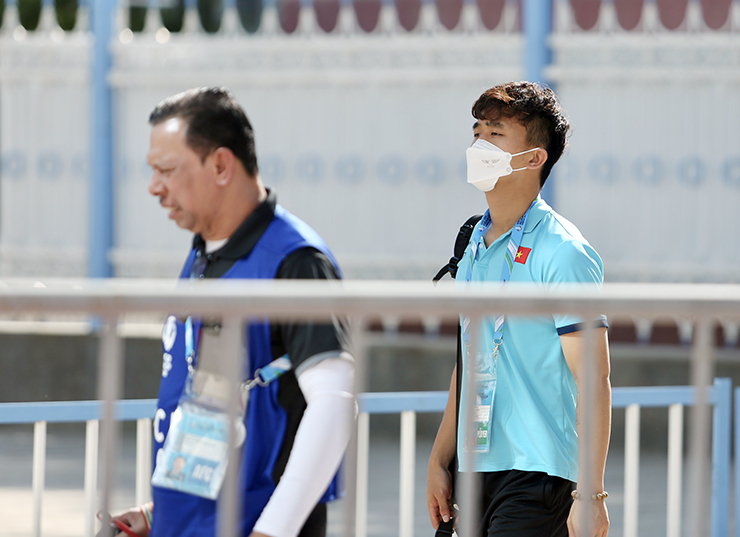 Trần Danh Trung bất ngờ được đưa đi kiểm tra doping sau trận đấu giữa U23 Việt Nam và U23 Malaysia.