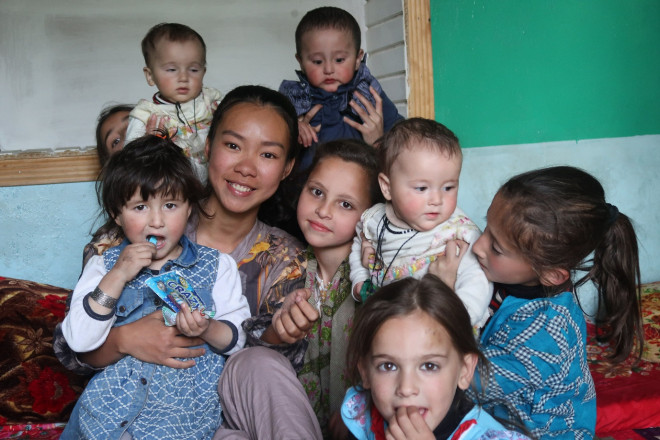 Những đứa trẻ hàng xóm của Tâm ở Chitral
