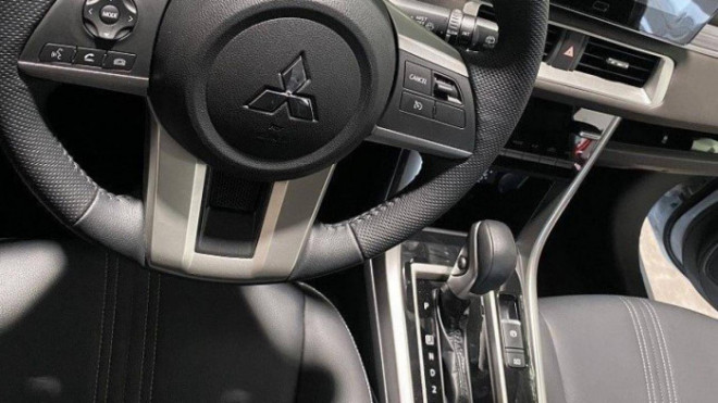 Phanh tay điện tử đã xuất hiện trên xe