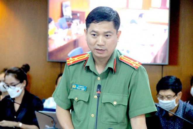 Thượng tá Lê Mạnh Hà, Phó Trưởng phòng tham mưu, thông tin tại buổi họp báo. Ảnh: LÊ THOA