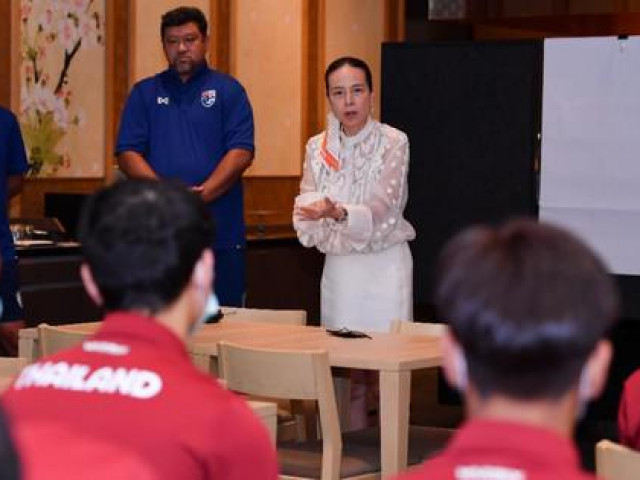 Bóng đá - HLV Worrawoot và ‘Madam’ Pang nêu lý do thất bại, truyền thông Thái Lan không đồng tình